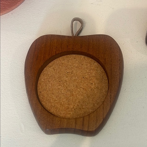 Wooden Coaster Set with Holder Apple shape vintage item - Picture 2 of 3
